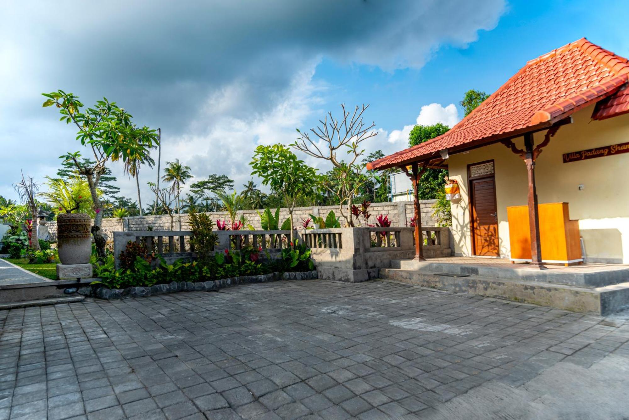 Villa Padang Santhi Ubud Exteriör bild